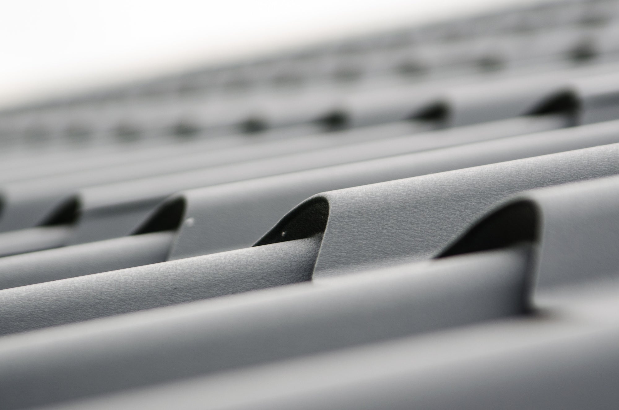 Flüssiggummi vs. EPDM-Folie Vergleich für Dachabdichtung